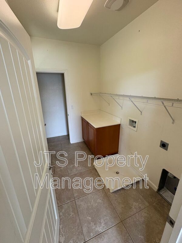 Building Photo - 2889 Market St