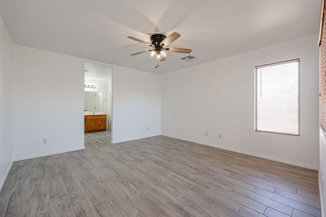 Building Photo - 4Bed/2Bath House at Watson Rd/Yuma Rd! $39...