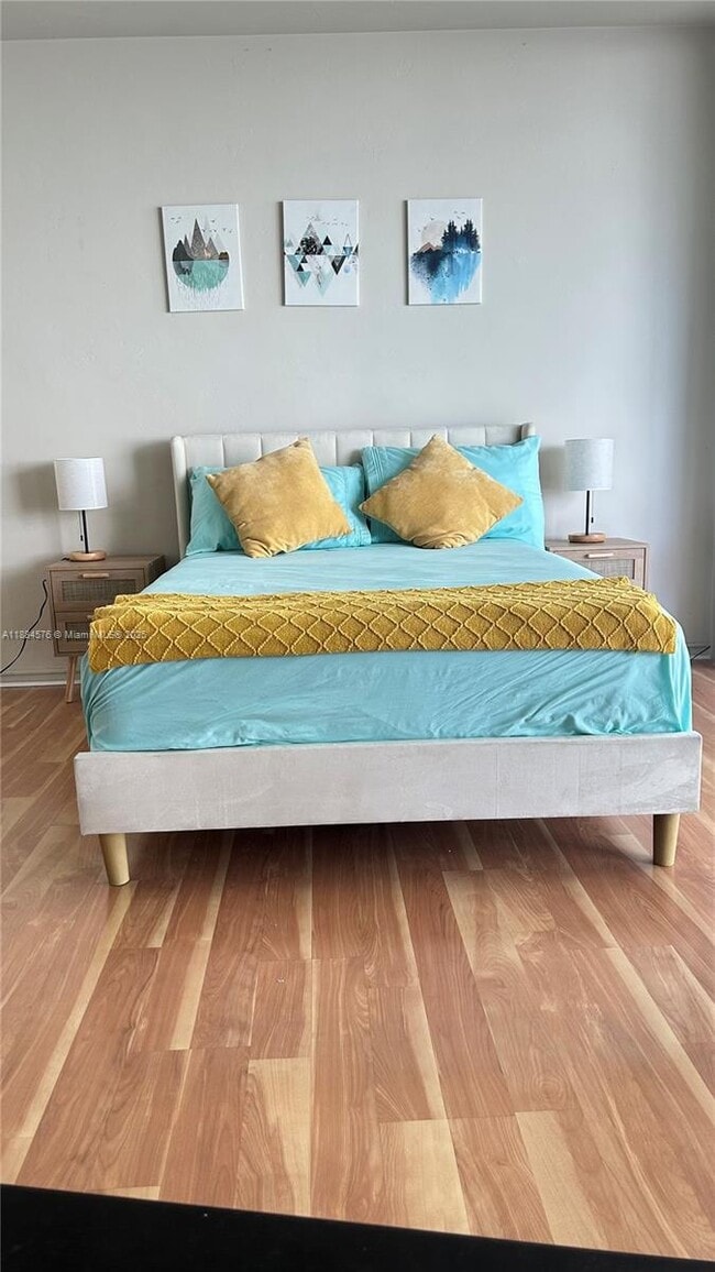 Building Photo - 1408 Brickell Bay Dr