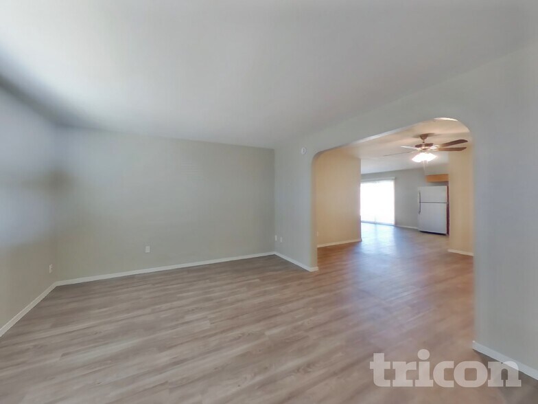 Building Photo - 8102 W Heatherbrae Dr