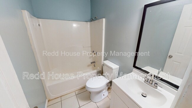 Building Photo - 105 Nann St
