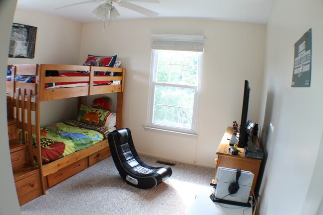 Building Photo - 349 Bluestone Ct