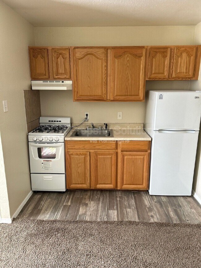 Building Photo - 401 14th St NW