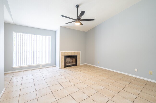 Building Photo - 14600 Fonmeadow Dr
