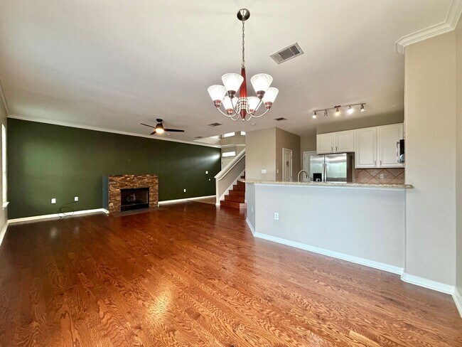 Building Photo - 3300 Forest Creek Dr