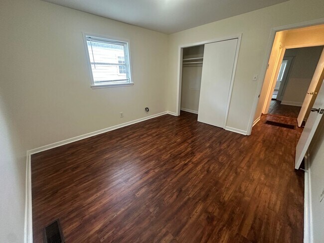 Building Photo - Charming Downtown Gem with Walkable Location Near Soda Pop District - Pet Friendly!