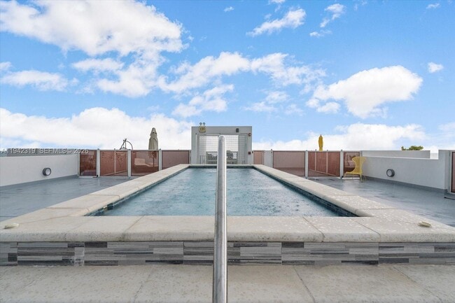 Building Photo - 7744 Collins Ave