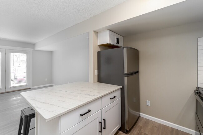 Building Photo - 1241 33rd St