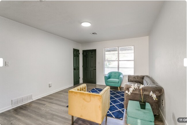 Building Photo - ASK ABOUT OUR VALENTINES DAY MOVE-IN SPECI...