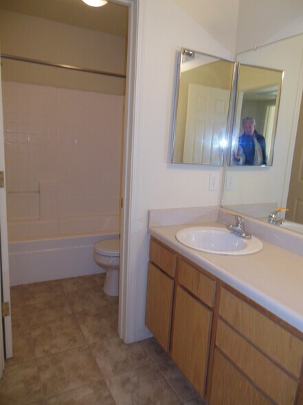Building Photo - 1100 Goeglein Gulch #149