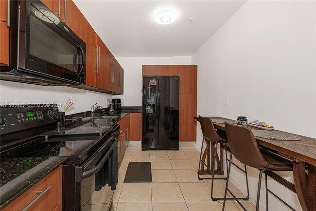 Building Photo - 3001 S Ocean Dr