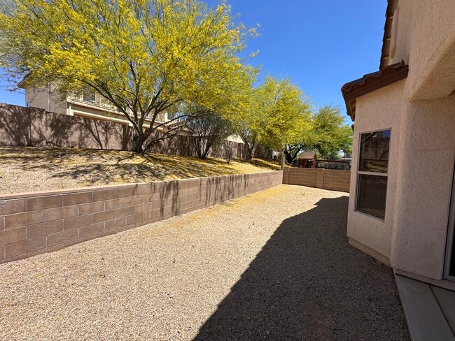Building Photo - 1210 Paso Robles Ave