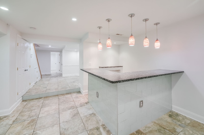 Building Photo - 27 Todd Pl NE