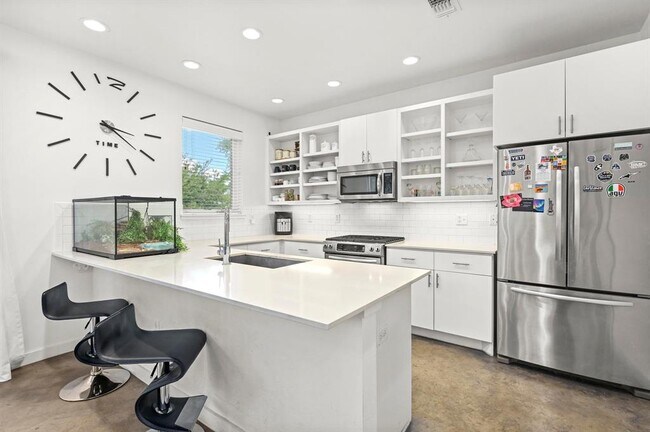 Building Photo - 1208 Woodland Ave