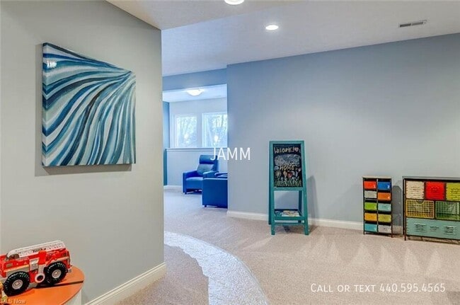 Building Photo - 9360 Rockys Ct