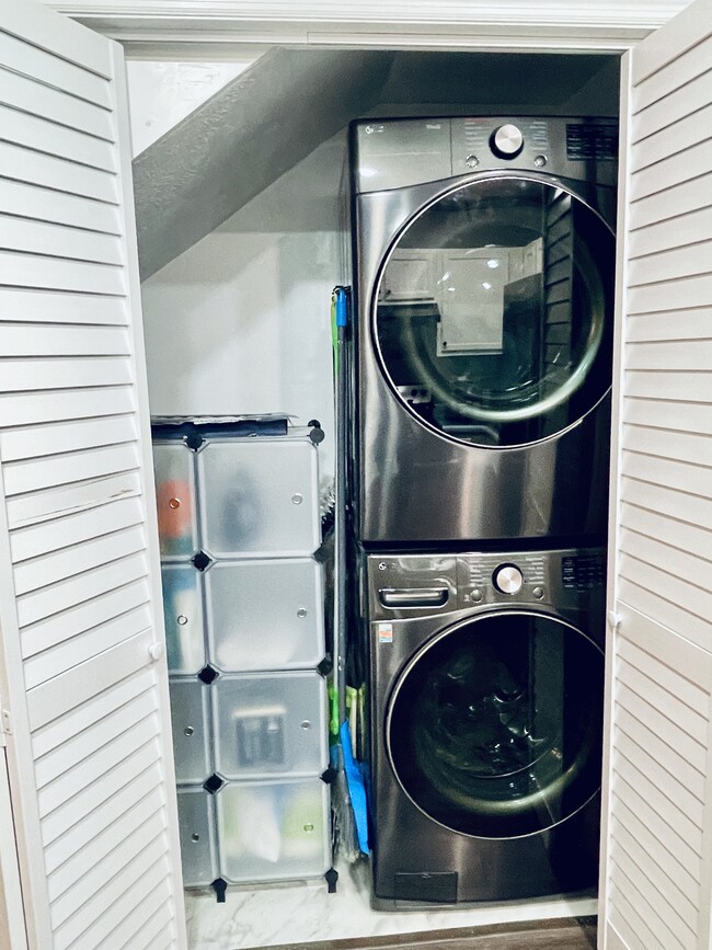 Washer & Dryer - 1731 Edgewood Ave