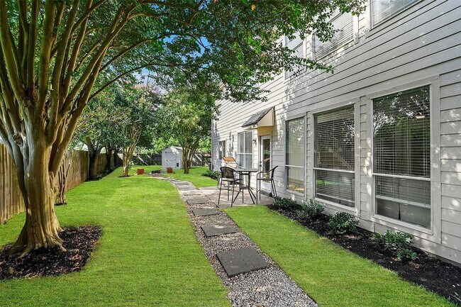 Building Photo - 3427 Shadowchase Dr