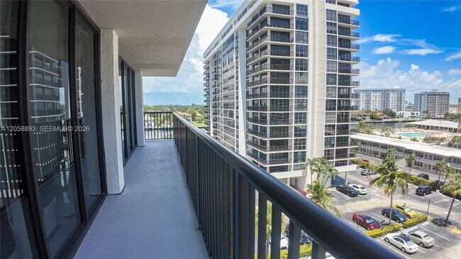 Building Photo - 2049 S Ocean Dr