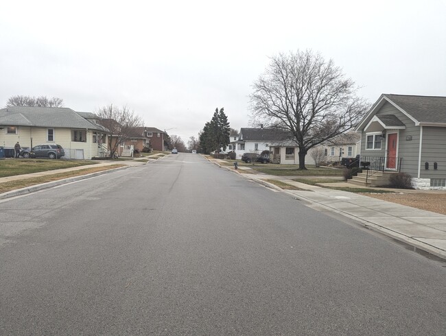 Building Photo - 1708 N Center St