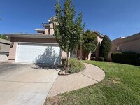 Building Photo - 6517 Glen Oak NE