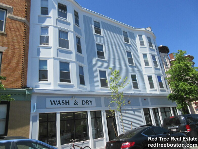 Building Photo - 73 River St