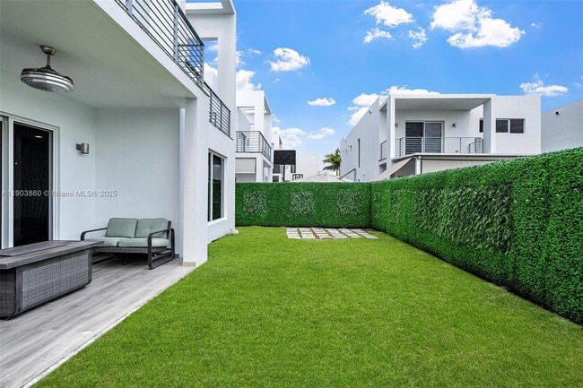 Building Photo - 10330 NW 68th St