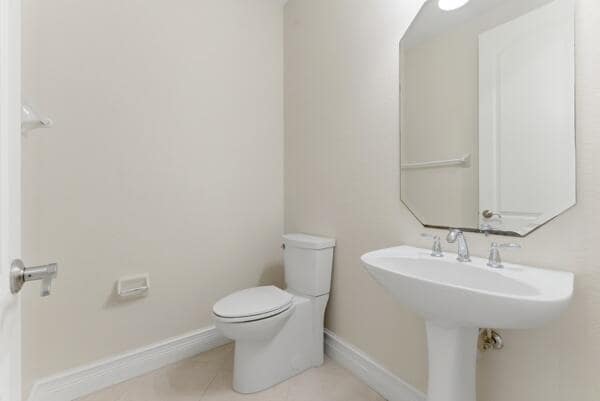 Building Photo - 6109 NW Kendra Ln