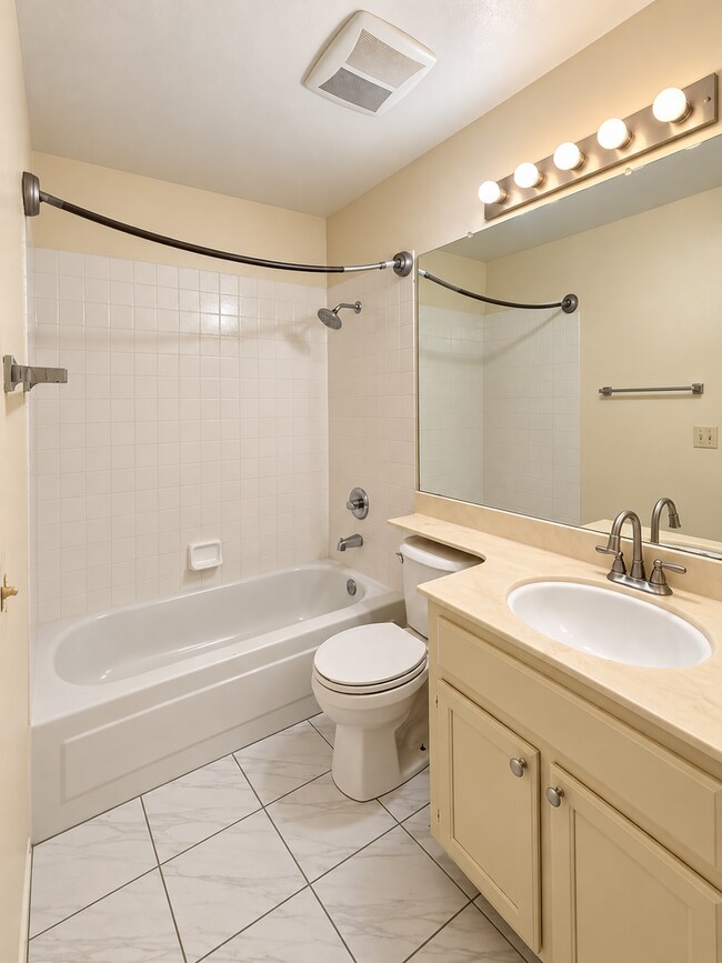 Building Photo - 38767 Buckboard Common