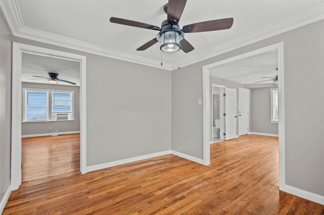 Building Photo - 4020 Avenue O 1/2