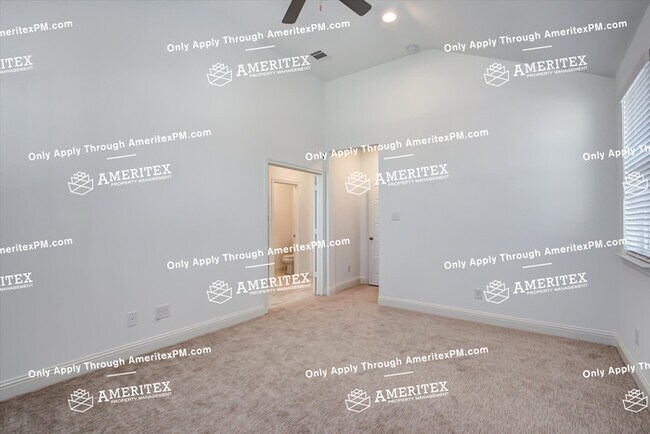 Building Photo - 6348 Oakbend Cir