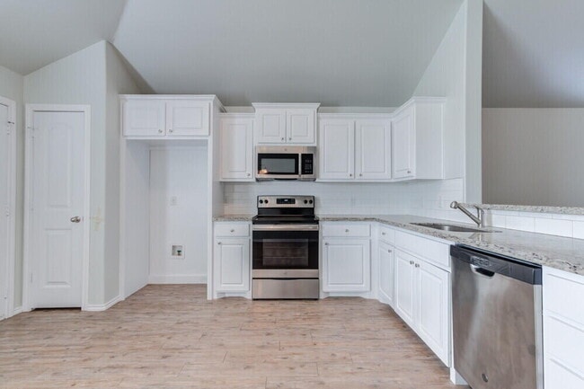 Building Photo - 1303 Kingston St