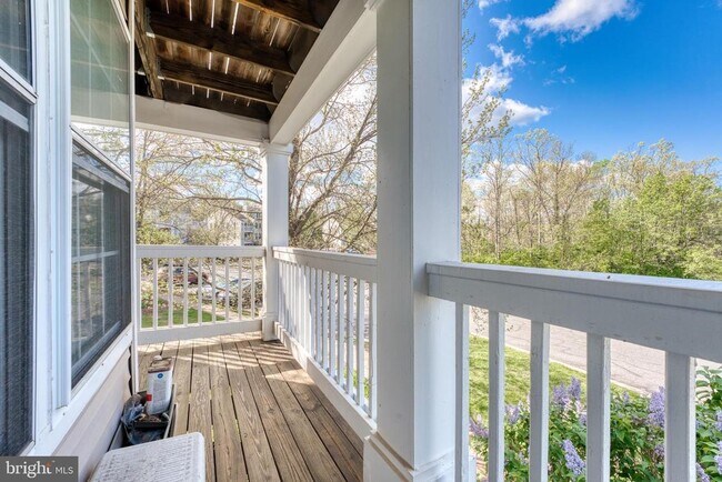 Building Photo - 8099 Lacy Dr