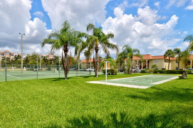 Building Photo - 717 S US Hwy 1