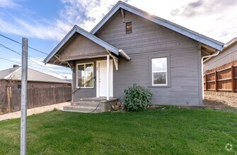 Building Photo - Charming 2 Bedroom 2 Bath home in Wenatchee