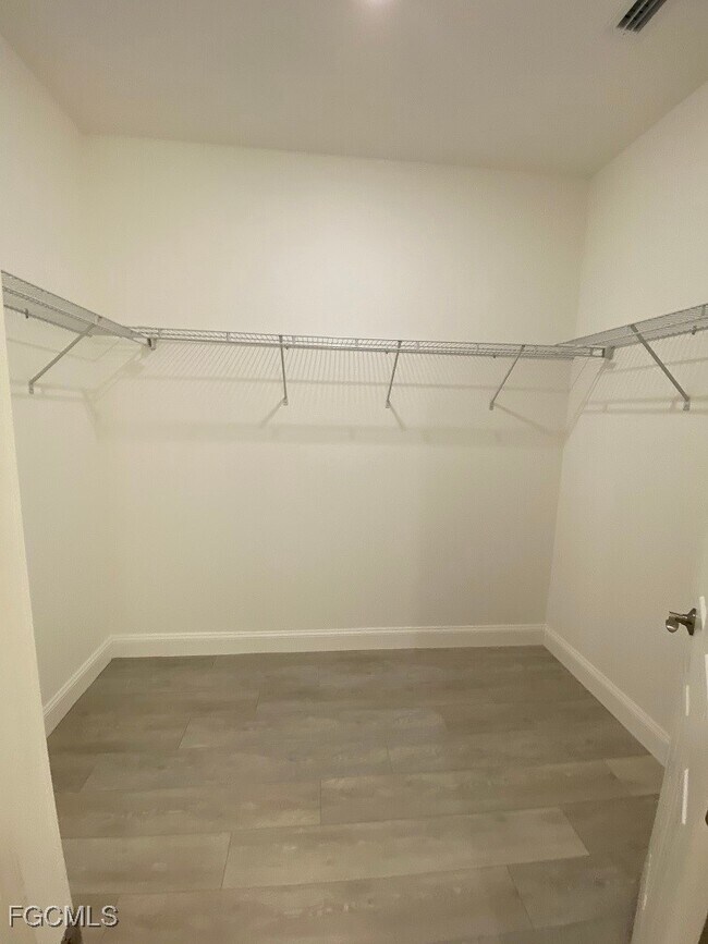 Building Photo - 3423 SW 6th Pl