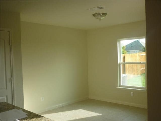 Building Photo - 303 Soap Tree Dr