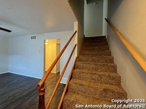 Building Photo - 2802 Lasses Blvd