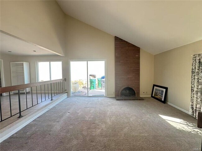 Building Photo - 44 Deerwood E