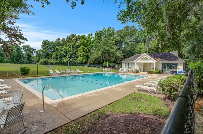 Building Photo - **2347 Tall Sail Dr Unit 201A - Available 4/28 ** FULLY FURNISHED TWO BEDROOM CONDO, UTILITIES IN...