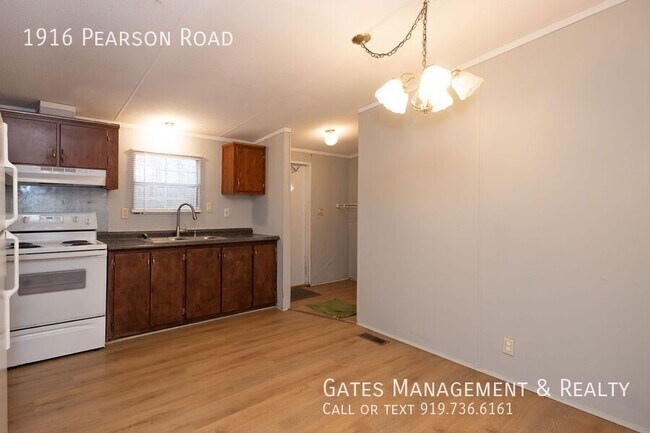 Building Photo - 1916 Pearson Rd