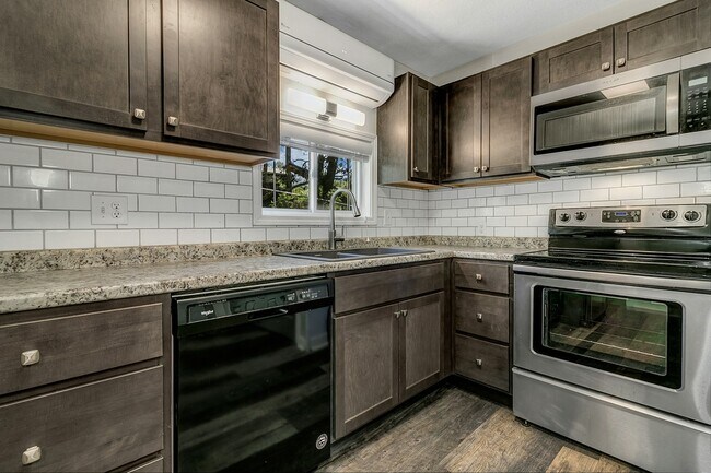 Building Photo - 321 Melody Cir