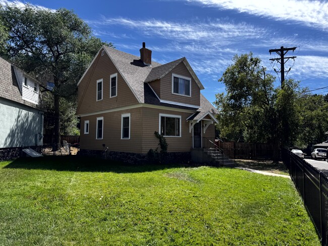 Front Yard and House - 3 Beverly Pl