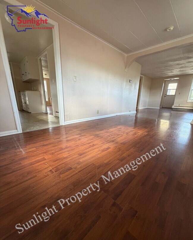 Building Photo - 2 Bed 1 Bath Single Family
