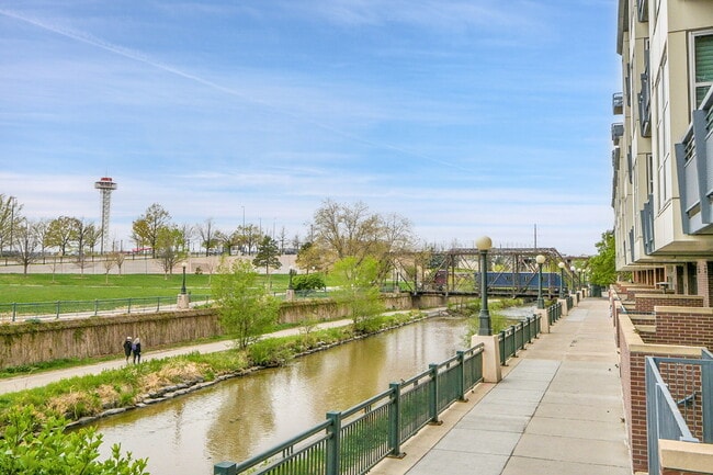 Building Photo - $1,850, 1 bed, 1.5 bath located in Denver ...