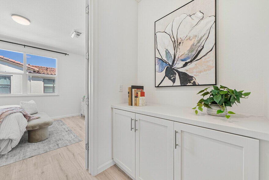 Building Photo - 382 Camarillo Ter
