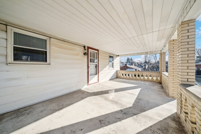 Building Photo - 3212 Orchard St