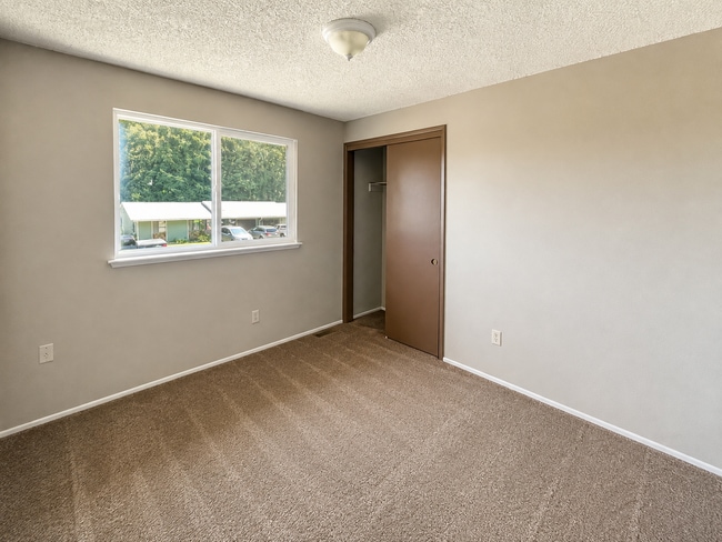 Building Photo - 11080 N Skagit St