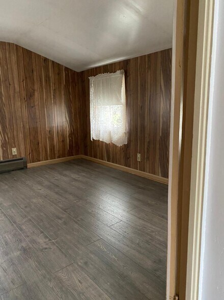 Building Photo - 131 Shaker Rd