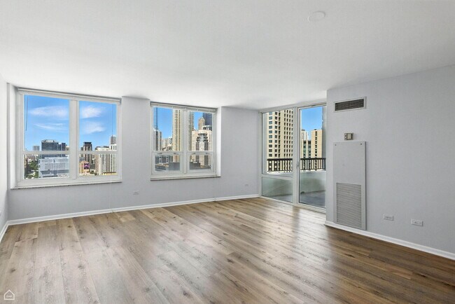 Building Photo - 345 N LaSalle St