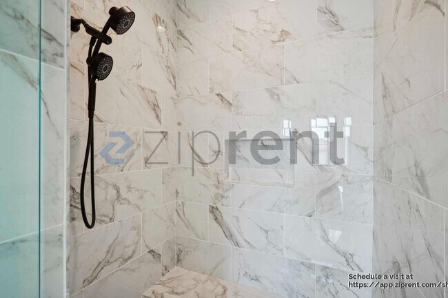 Building Photo - 1028 Brown Ave